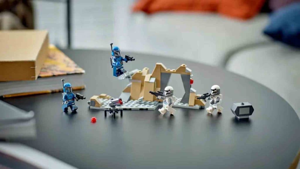 The LEGO Star Wars Ambush on Mandalore Battle Pack on display