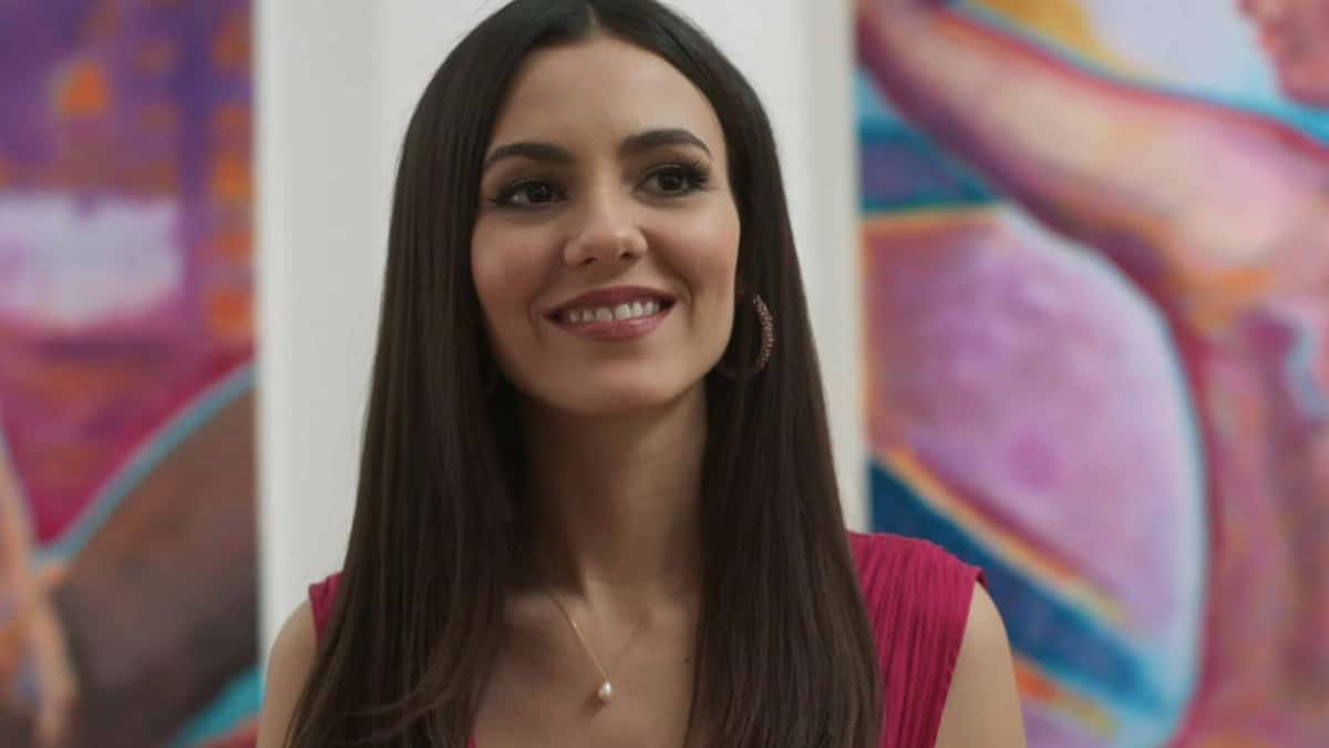 Victoria Justice in Trust