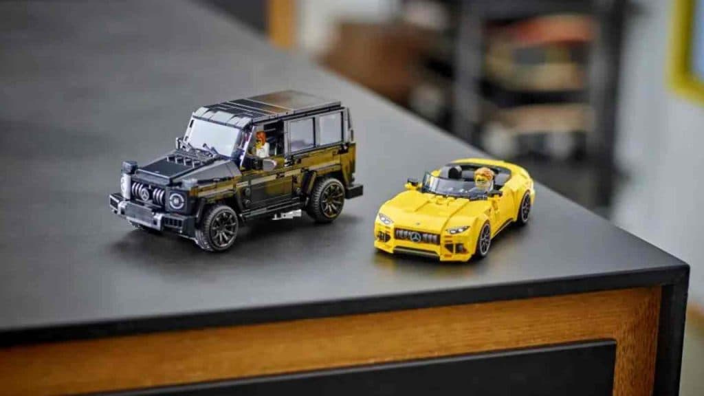 Чемпионы LEGO по скорости Mercedes-AMG G 63 и Mercedes-AMG SL 63 на выставке