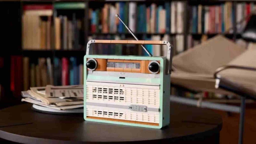 The LEGO Icons Retro Radio on display