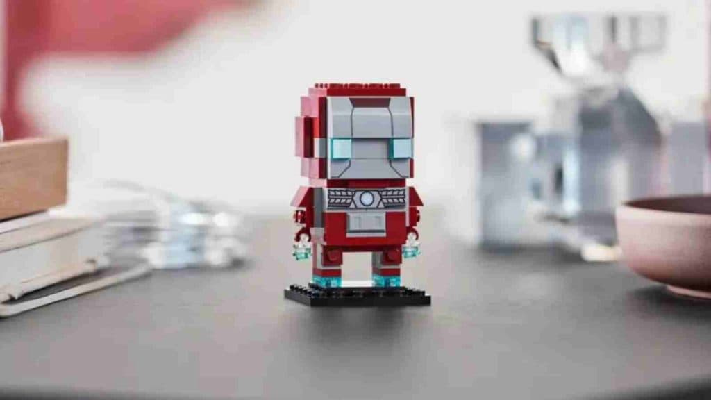 The LEGO BrickHeadz Iron Man MK5 Figure on display