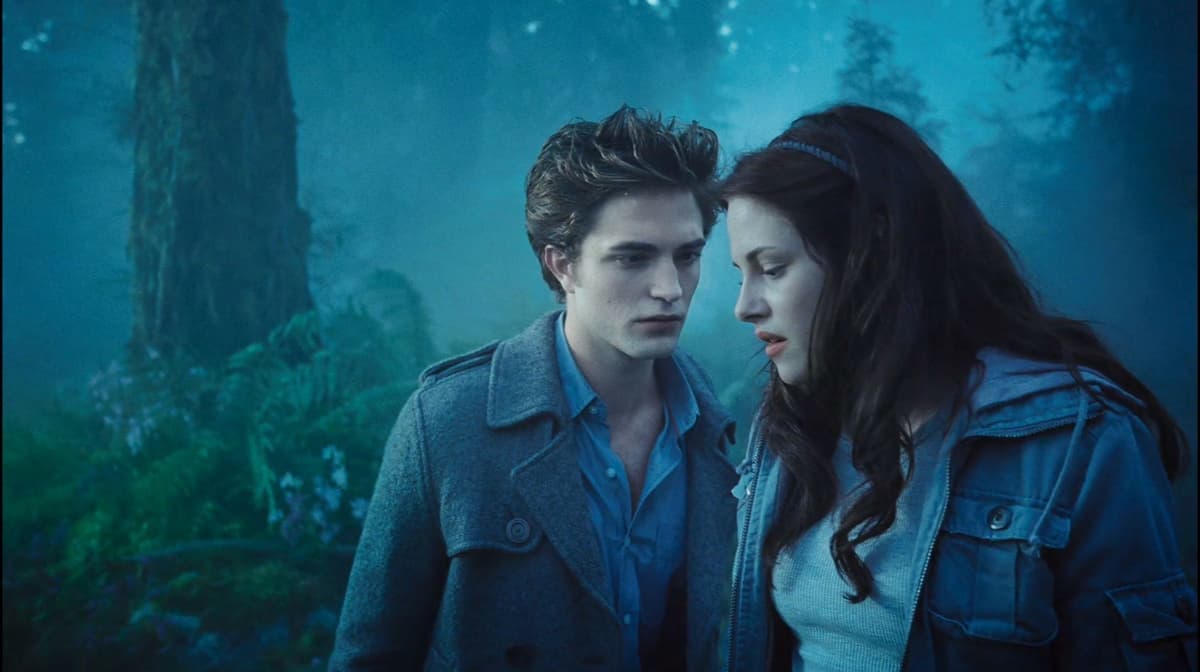 Robert Pattinson and Kristen Stewart in Twilight.