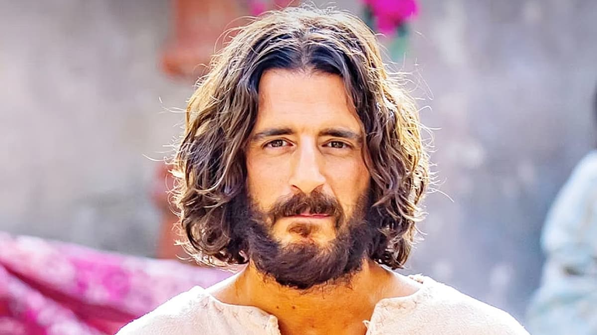 Jonathan Roumie as Jesus in The Chosen