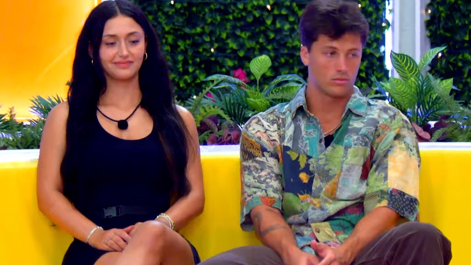 Love Island USA Season 6 Cast Shocked As Rob And Leah Begin To ‘spiral’ - Dexerto