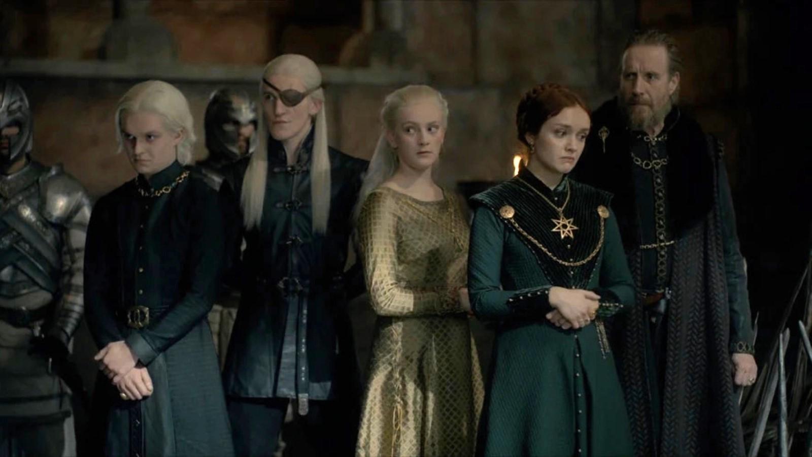Aegon, Aemond, Helaena, Alicent, and Otto in House of the Dragon Season 1