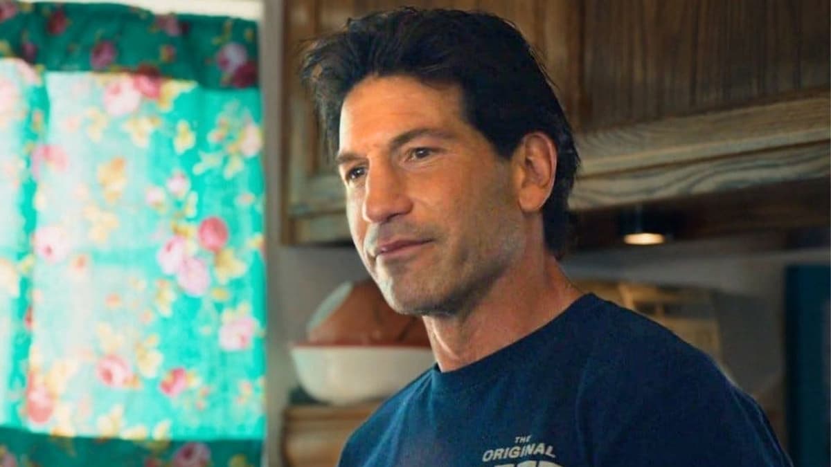 Jon Bernthal as Mikey in The Bear.