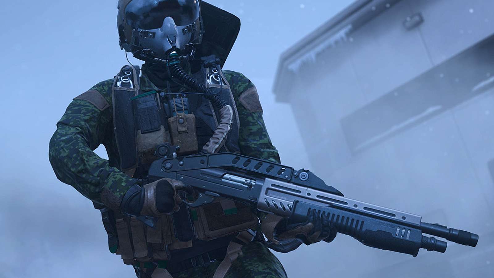 Warzone operator carrying Reclaimer 15 shotgun