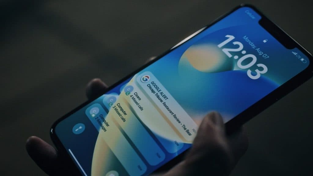 Carmy's phone at the end of The Bear Season 3