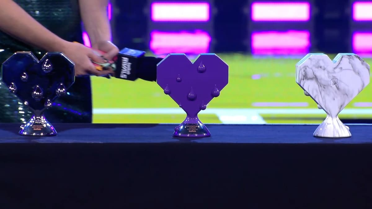 Twitch's three Bleed Purple Statues