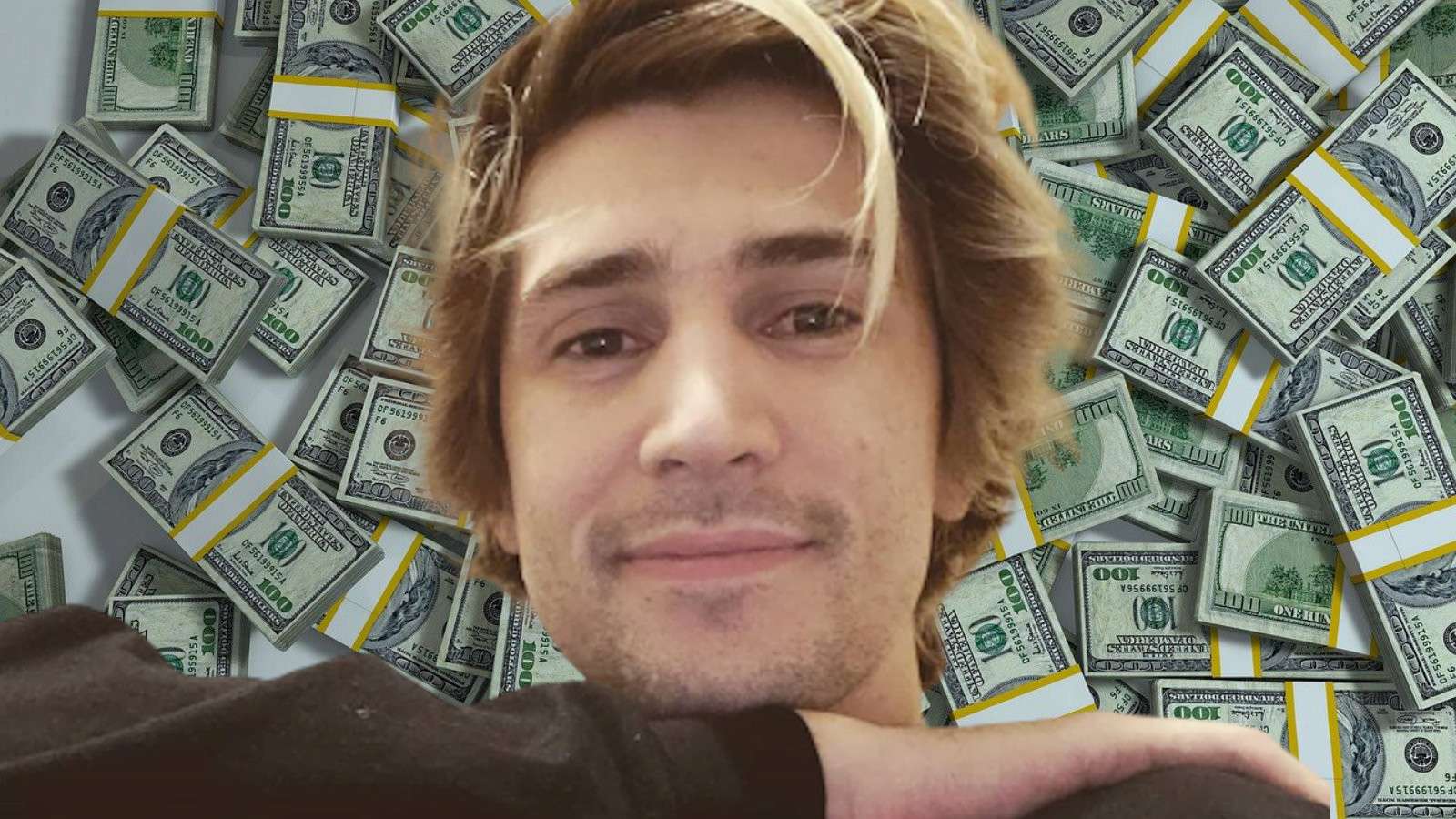 xqc in front of money