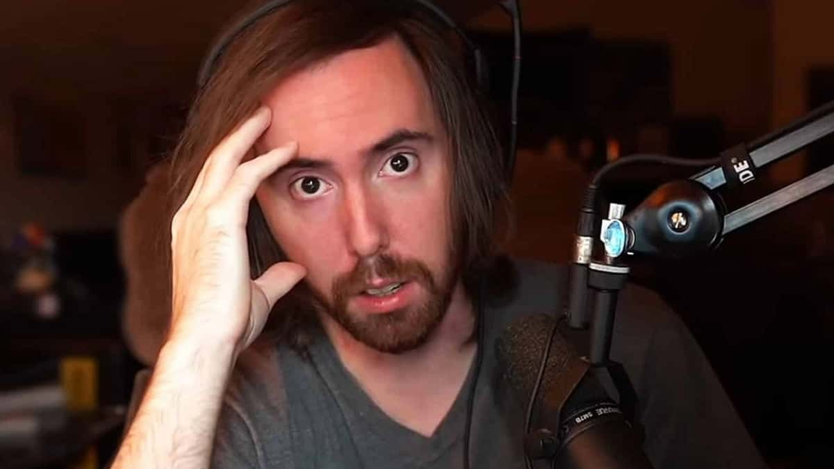 Asmongold head in hands