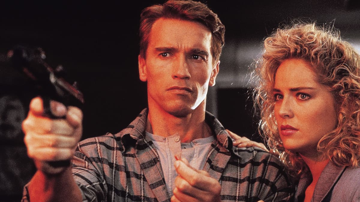 Arnold Schwarzenegger and Sharon Stone in Total Recall