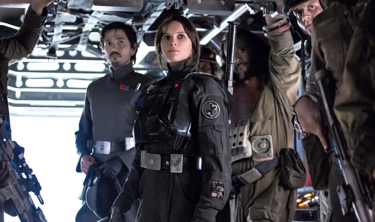 Felicity Jones and Diego Luna as Jyn Erso and Cassian Andor in Rogue One