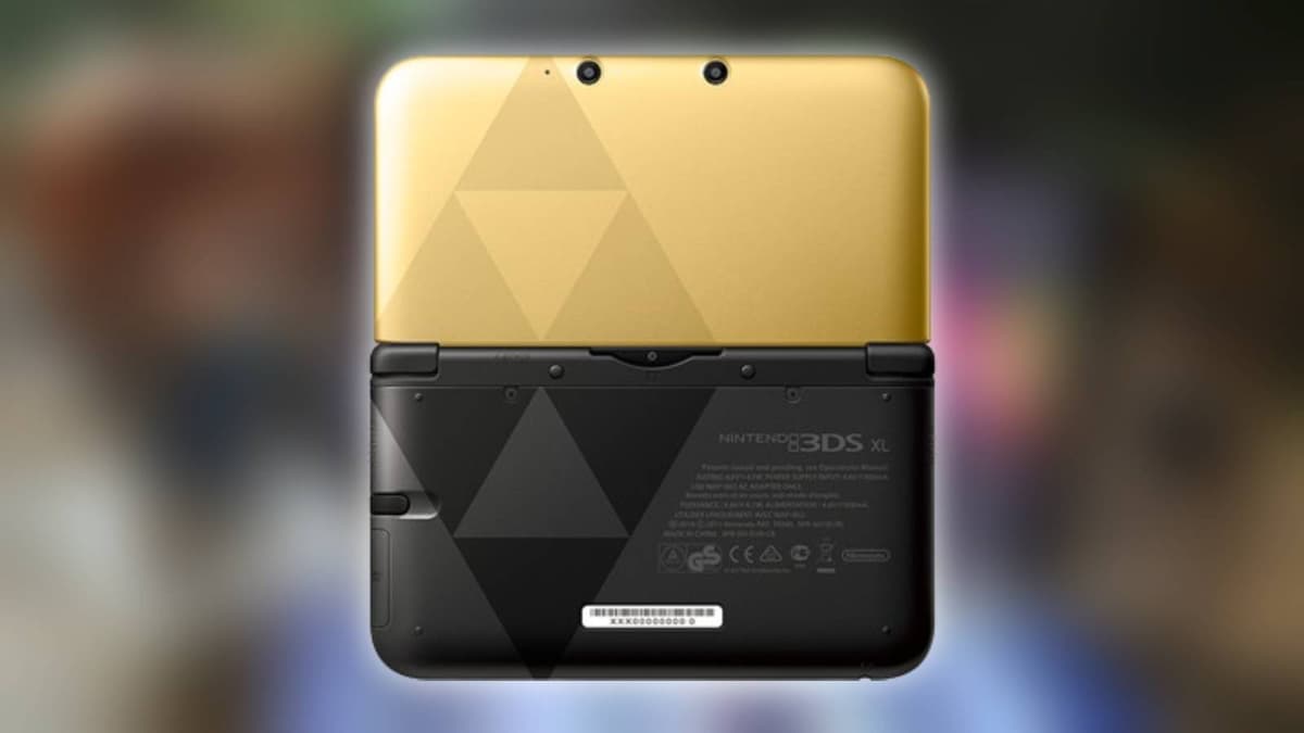 Image of the The Legend of Zelda: A Link Between Worlds Limited Edition handheld.