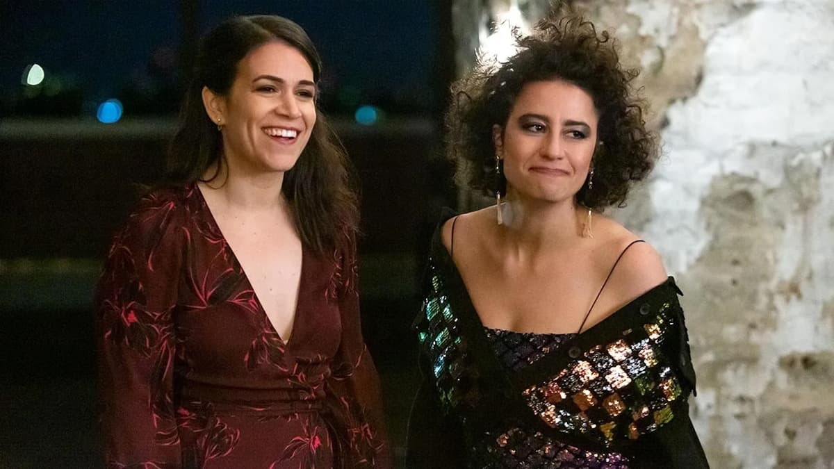 Abbi and Ilana in Broad City