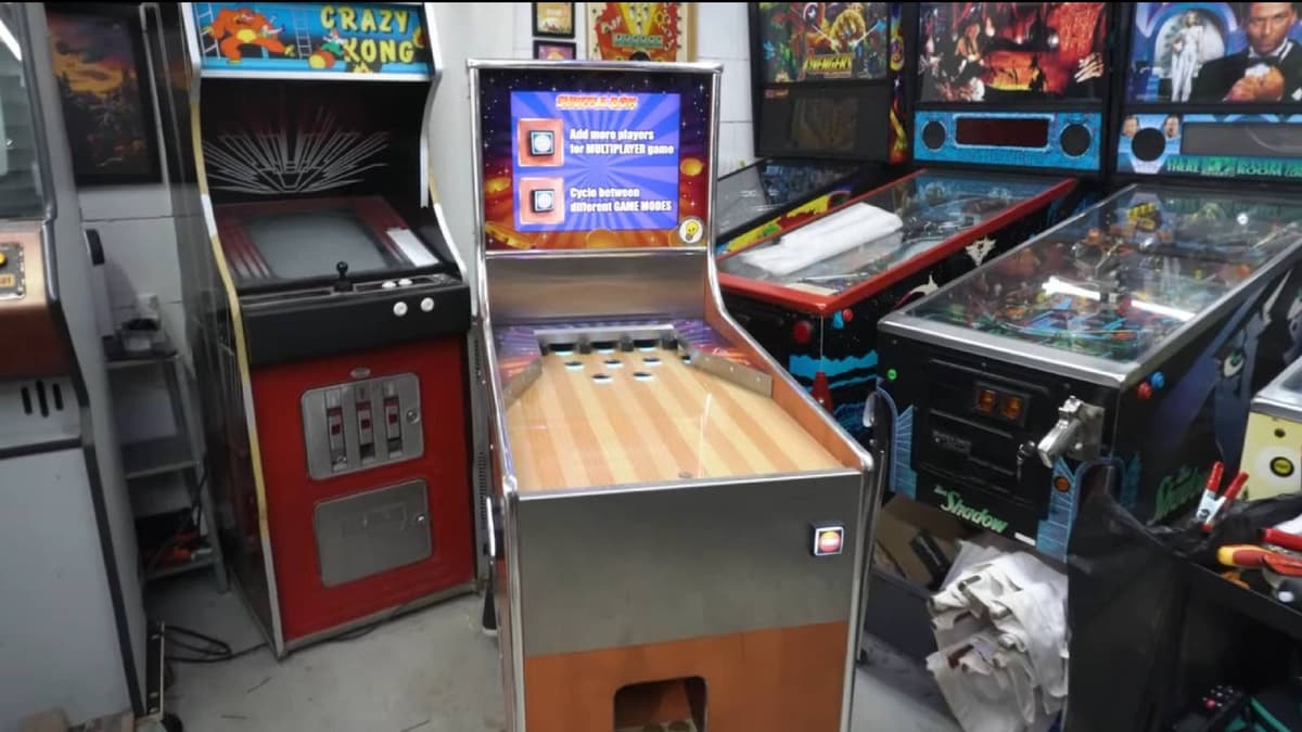 Belgian arcade cabinet