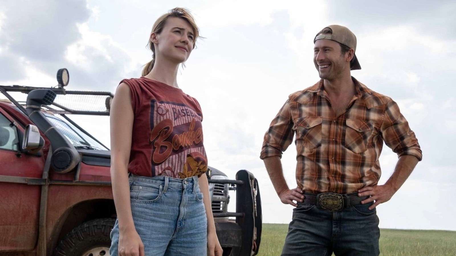 Daisy Edgar-Jones and Glen Powell in Twisters