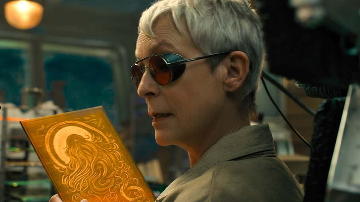 Jamie Lee Curtis wearing sunglasses in Borderlands.