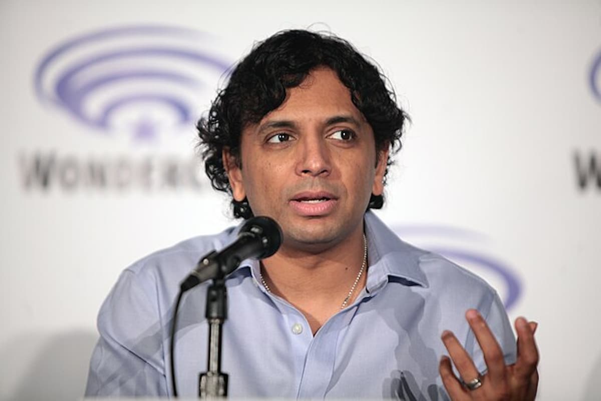 M. Night Shyamalan speaking at the 2016 WonderCon