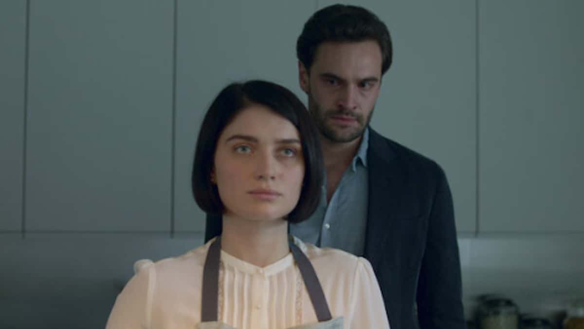 Eve Hewson and Tom Bateman in Behind Her Eyes