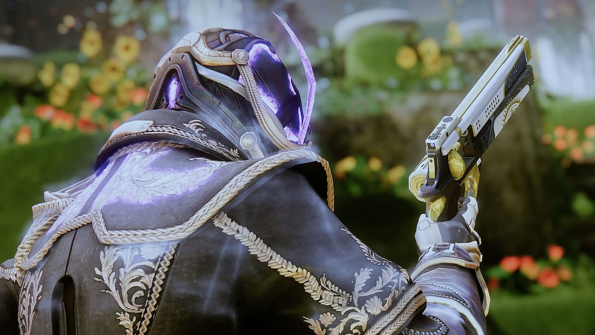 Destiny 2 guardian holding Something New hand cannon from Solstice event.