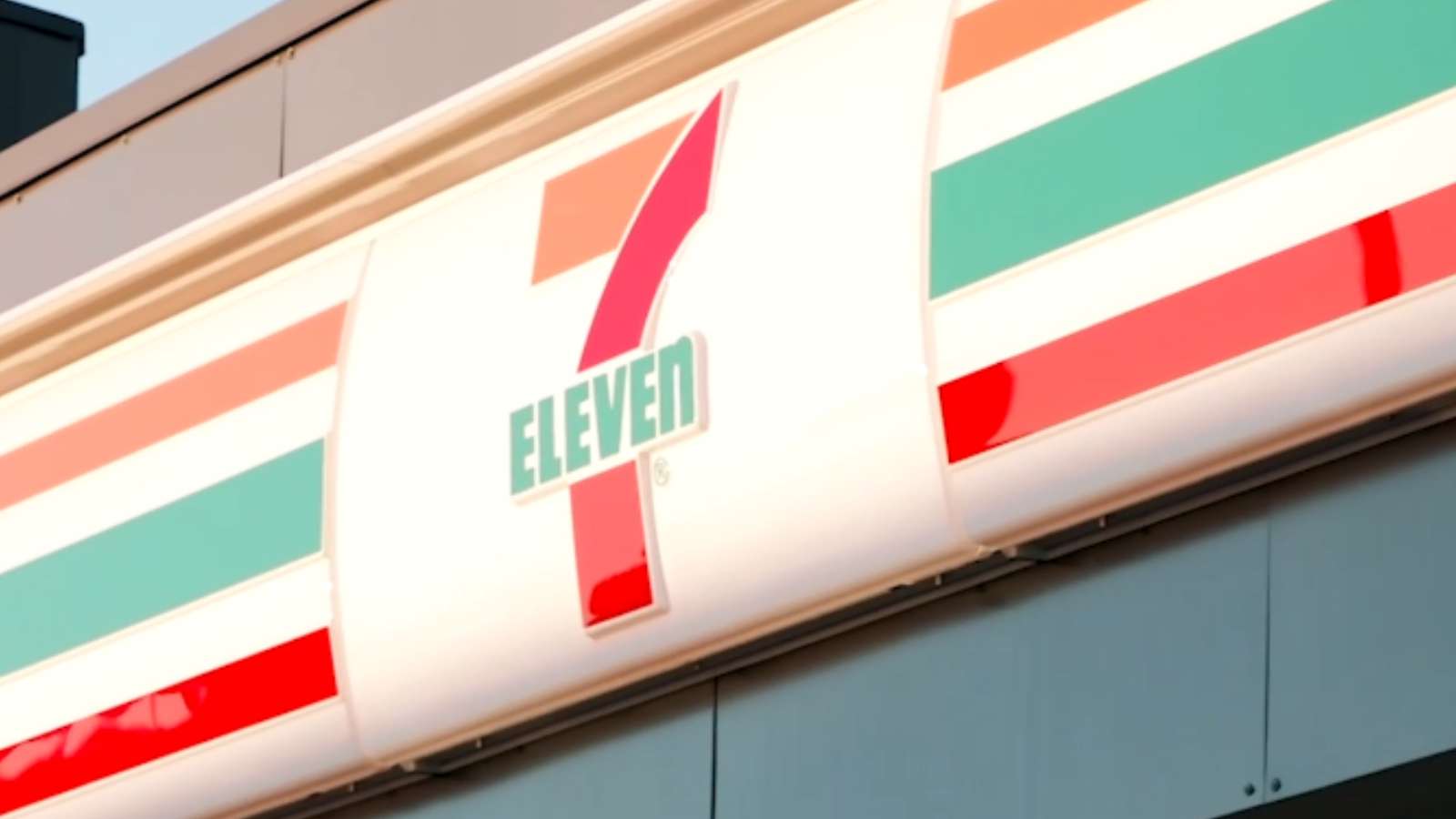 7-eleven storefront