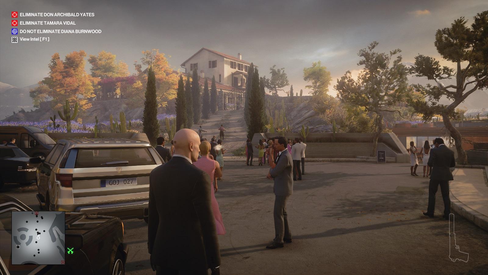 Agent 47 follows a victim in Hitman