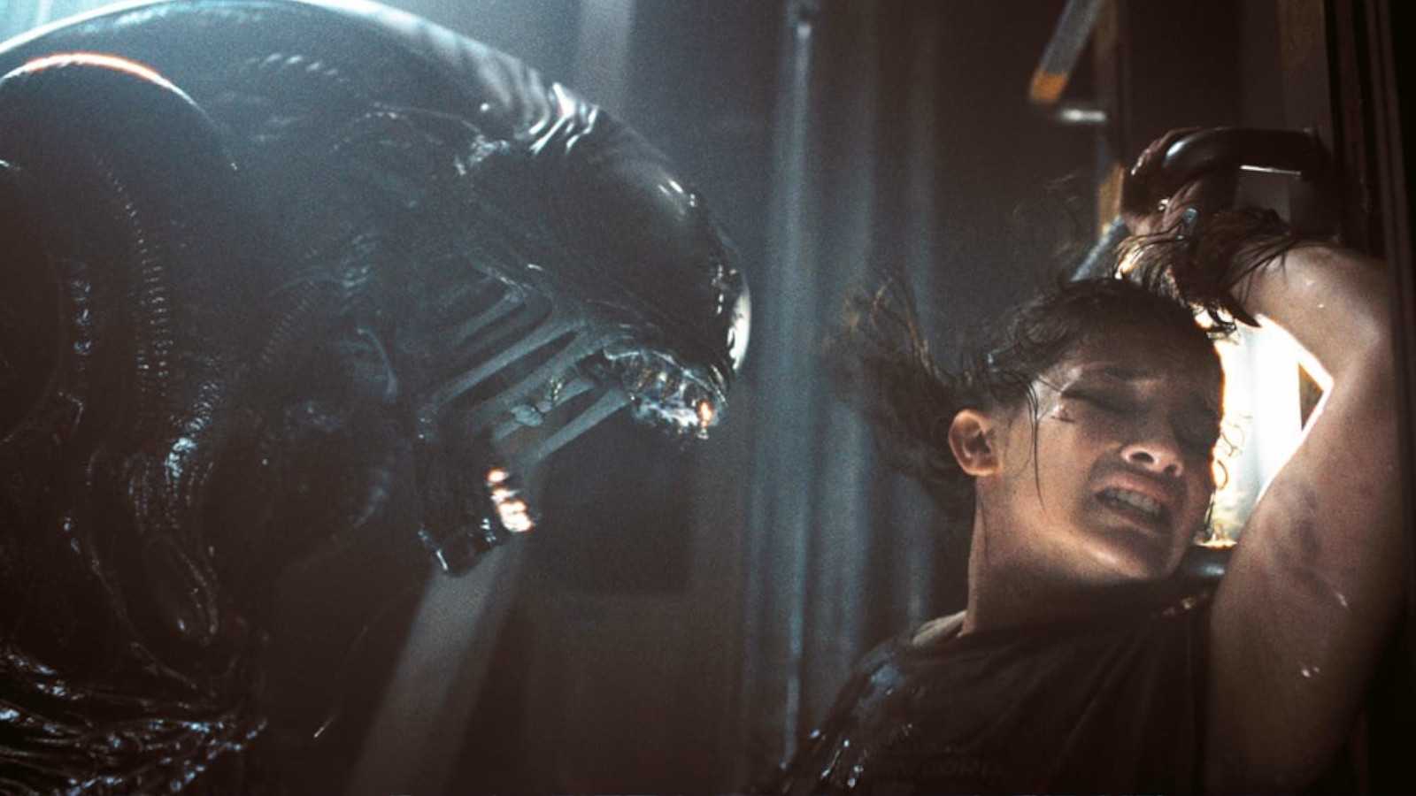 A Xenomorph attacks Rain