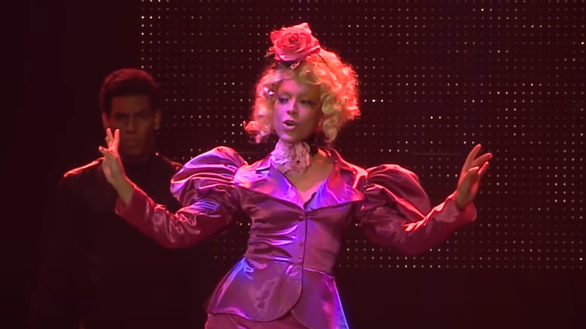 Effie Trinket in highschool dance