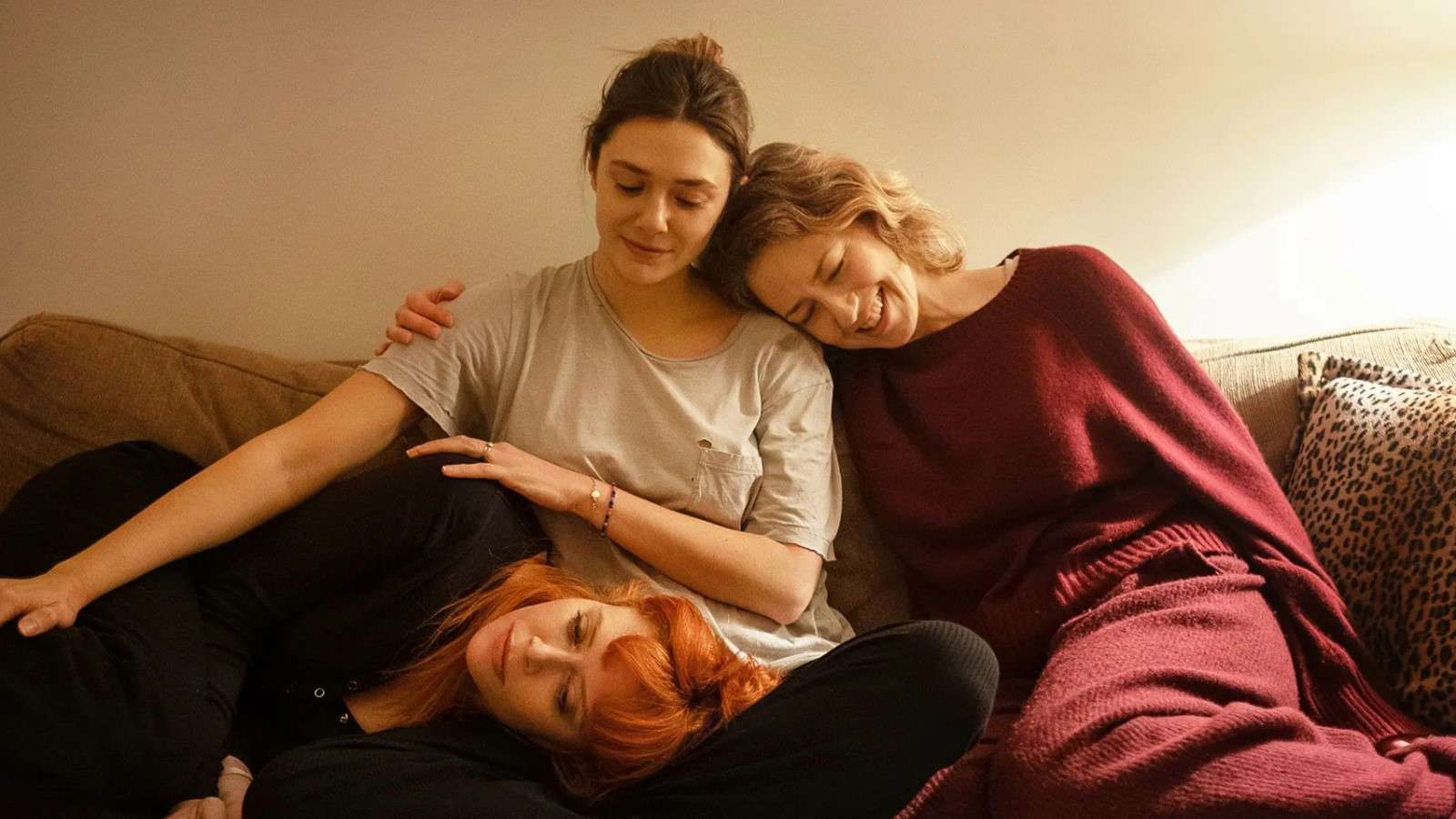 Carrie Coon, Natasha Lyonne and Elizabeth Olsen in His Three Daughters on Netflix