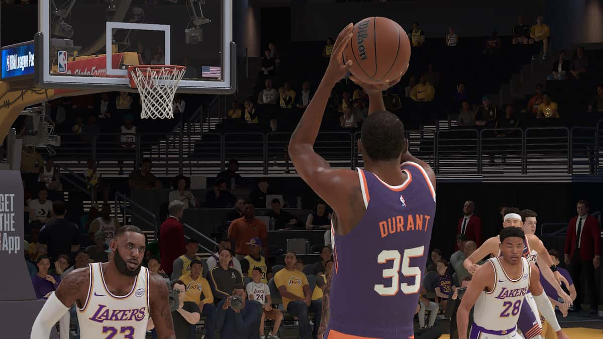 Kevin Durant shootiing in NBA 2K25.