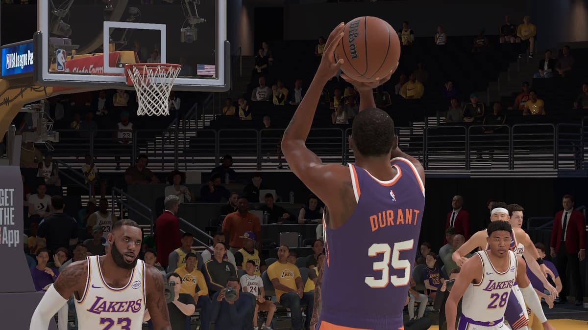 Kevin Durant shootiing in NBA 2K25.