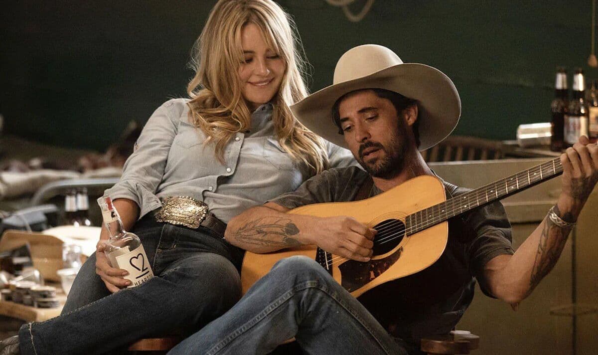 Ryan Bingham and Hassie Harrison as Walker and Laramie in Yellowstone