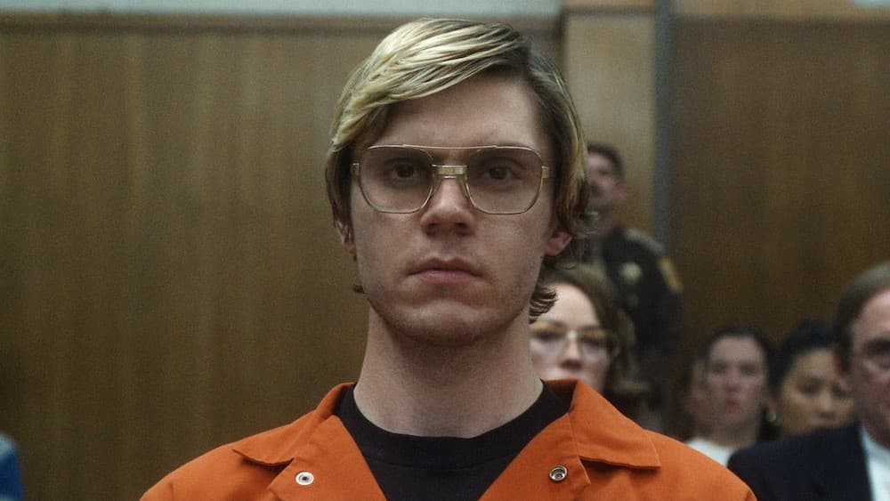 Evan Peters as Jeffrey Dahmer in Monster Season 1 on Netflix