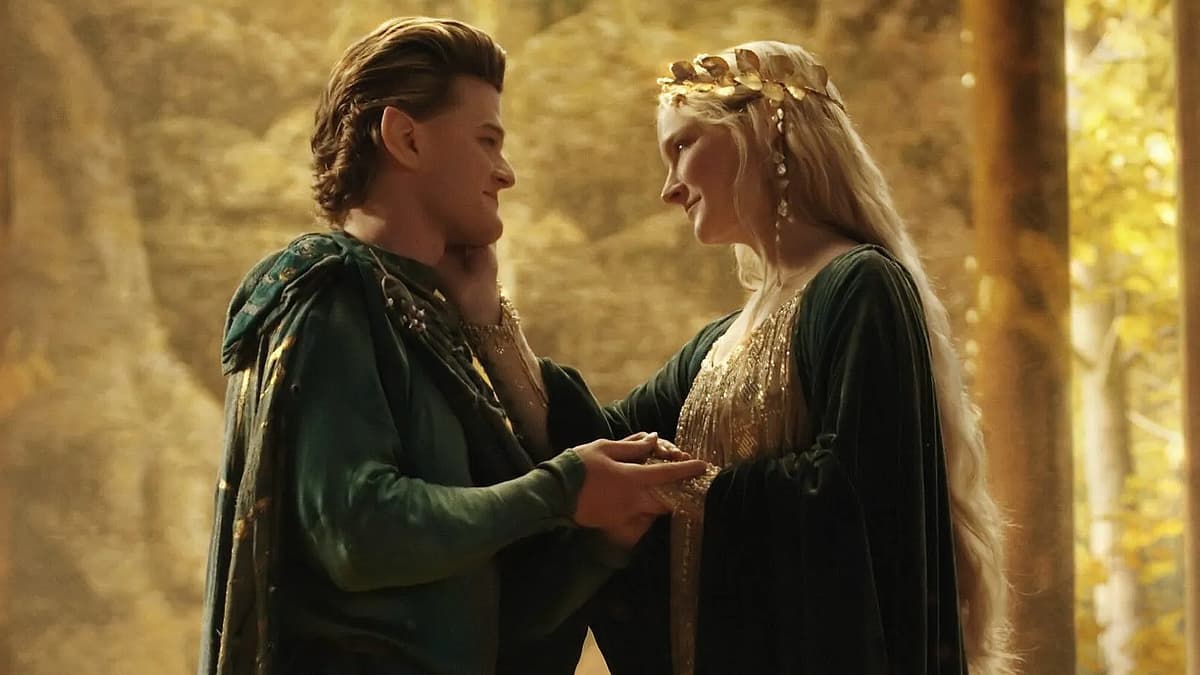 Elrond y Galadriel besan a la estrella “conmocionada” de Rings of Power