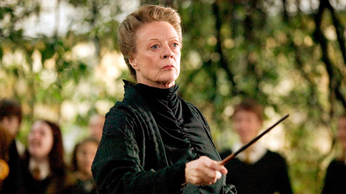 Los fanáticos de Harry Potter acuden en masa a Universal Studios para rendir un conmovedor homenaje a Maggie Smith