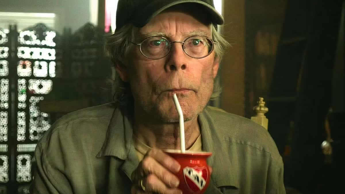 Stephen King playing a shop owner in It: Chapter 2