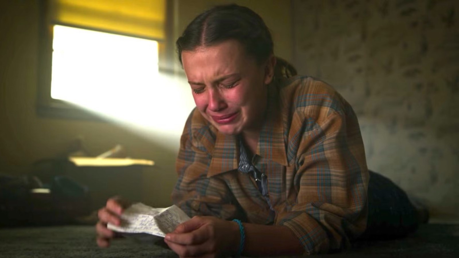 La estrella de la quinta temporada de Stranger Things revela que el elenco estaba "llorando incontrolablemente" por el episodio final