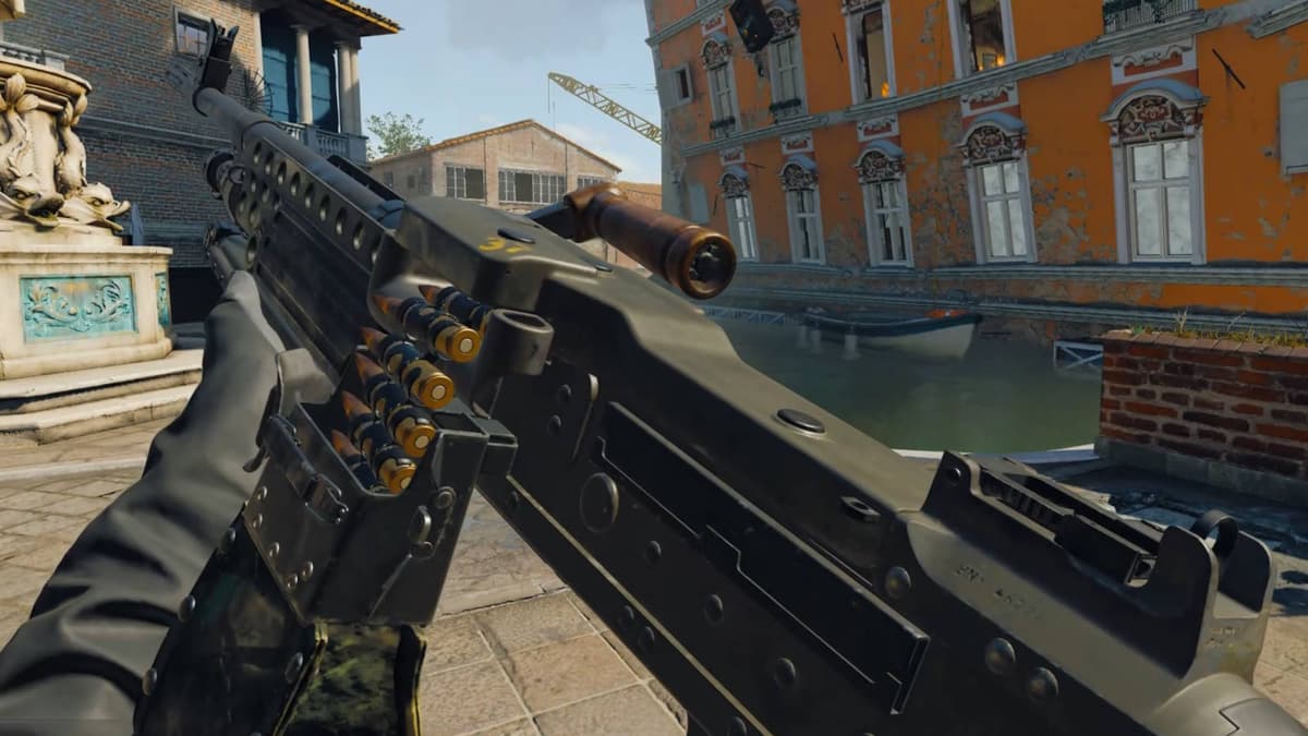 The GPMG-7 LMG being inspected in Black Ops 6.