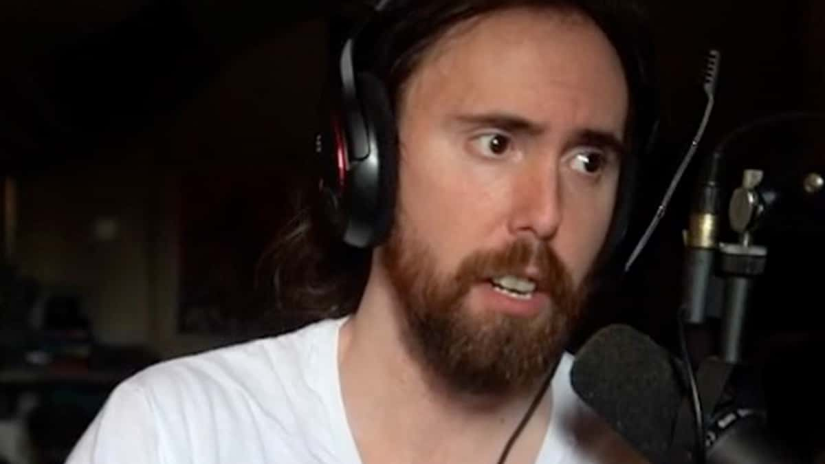 Asmongold on stream