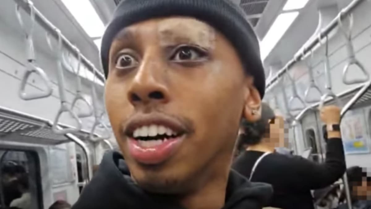 johnny somali on subway after attacked in south korea