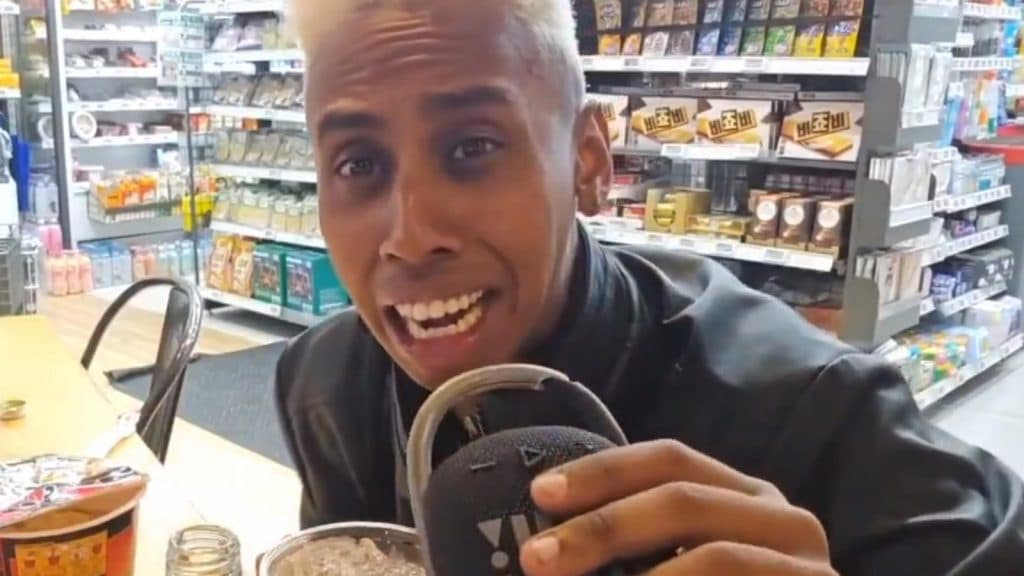 johnny somali in 7-eleven causing drama