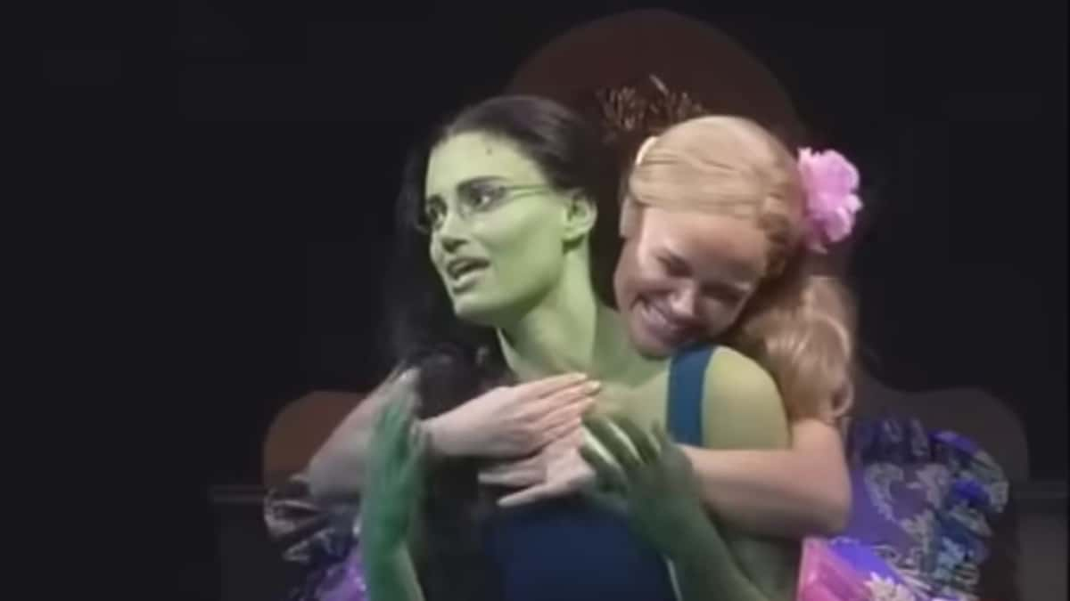 Idina Menzel and Kristen Chenoweth as Glinda and Elphaba in Wicked