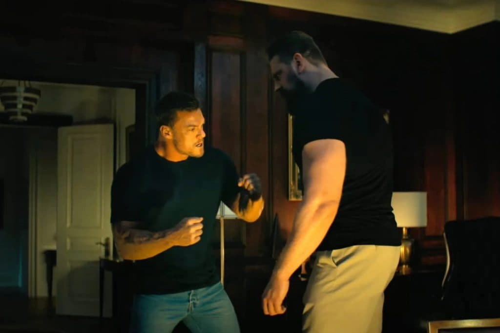 Alan Ritchson as Reacher in the Reacher Season 3 trailer