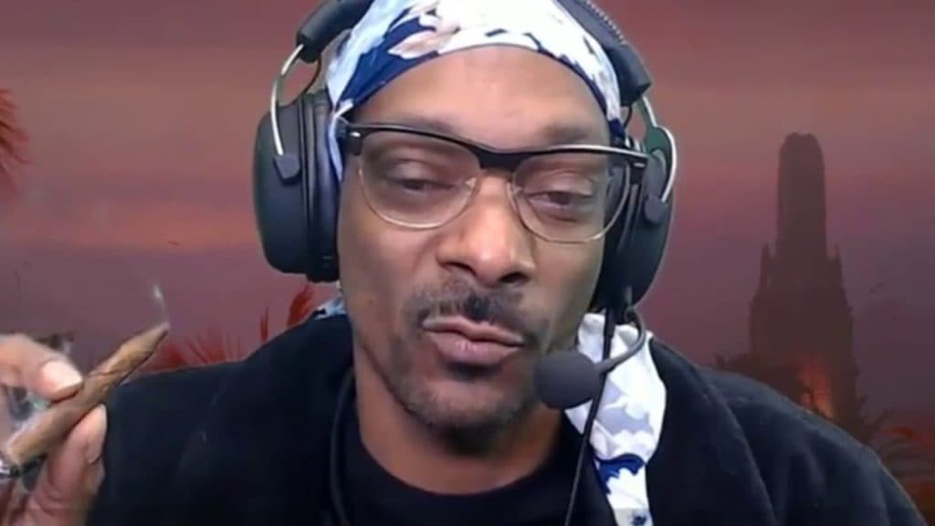 Snoop Dogg streaming on Twitch.