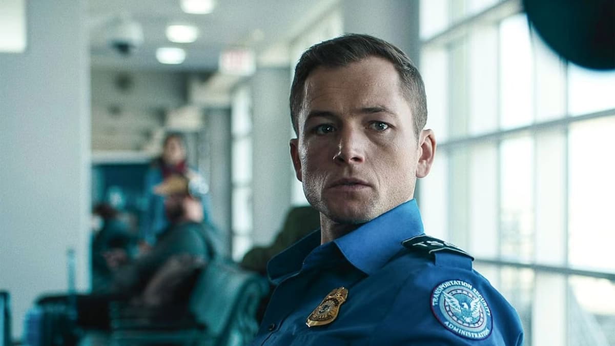 Taron Egerton as Ethan in Carry-On on Netflix