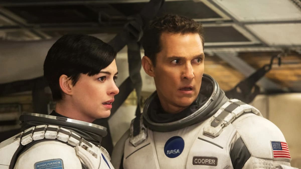 Anne Hathaway and Matthew McConaughey in Interstellar