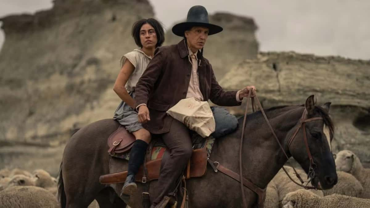 Teonna and Hank riding a horse in 1923