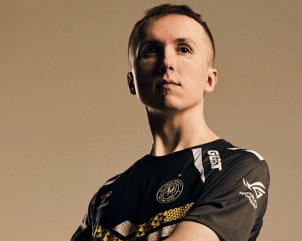 ropz with team vitality jersey