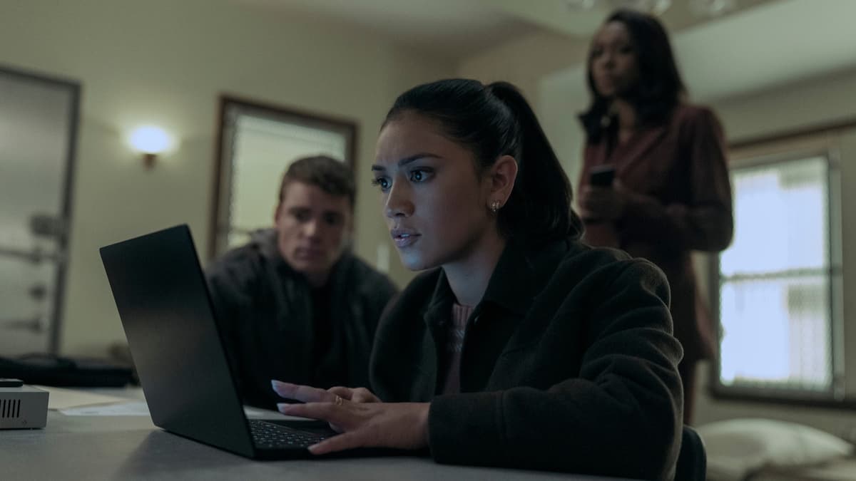 What is Foxglove in The Night Agent Season 2? Rose sits at a computer with Peter and Catherine behind her